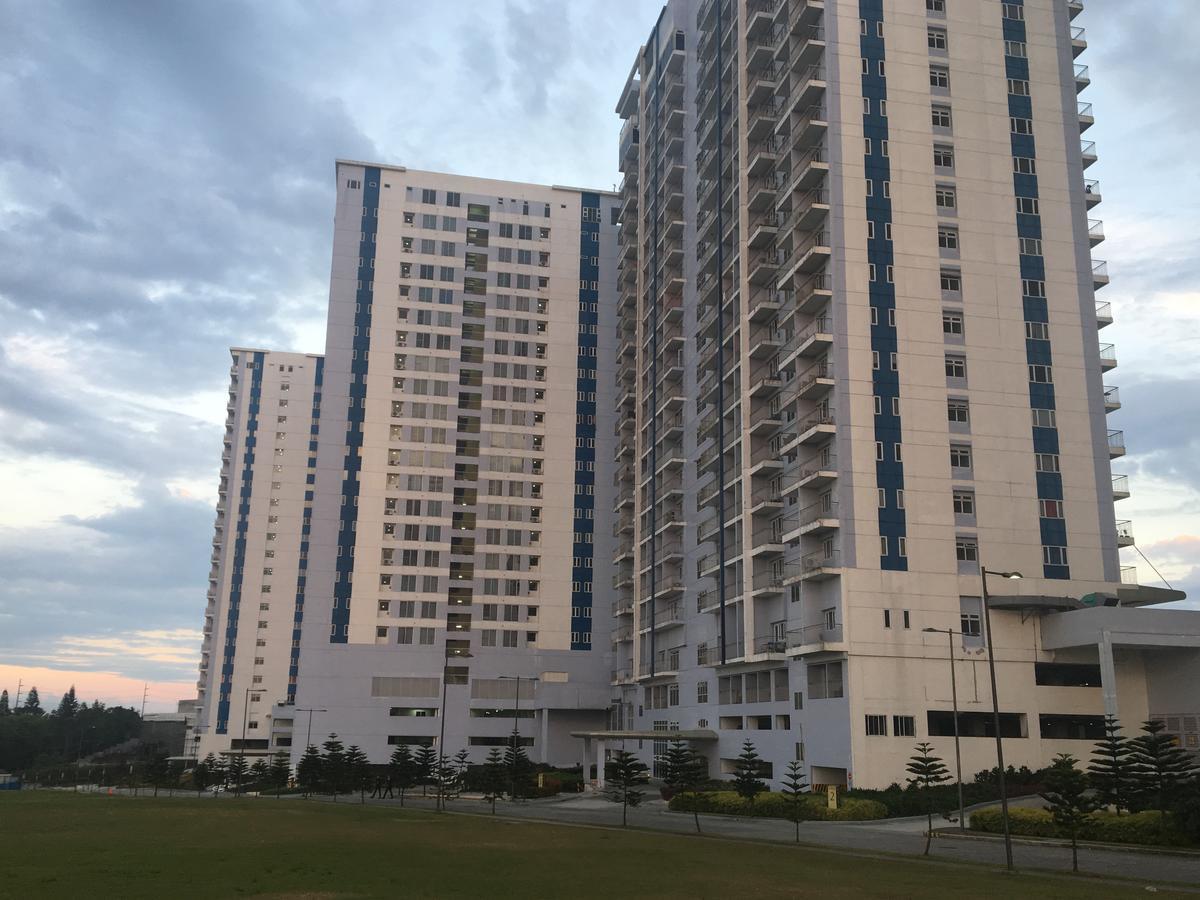 Breezy Wind 19Twentysix Appartamento Tagaytay City Esterno foto