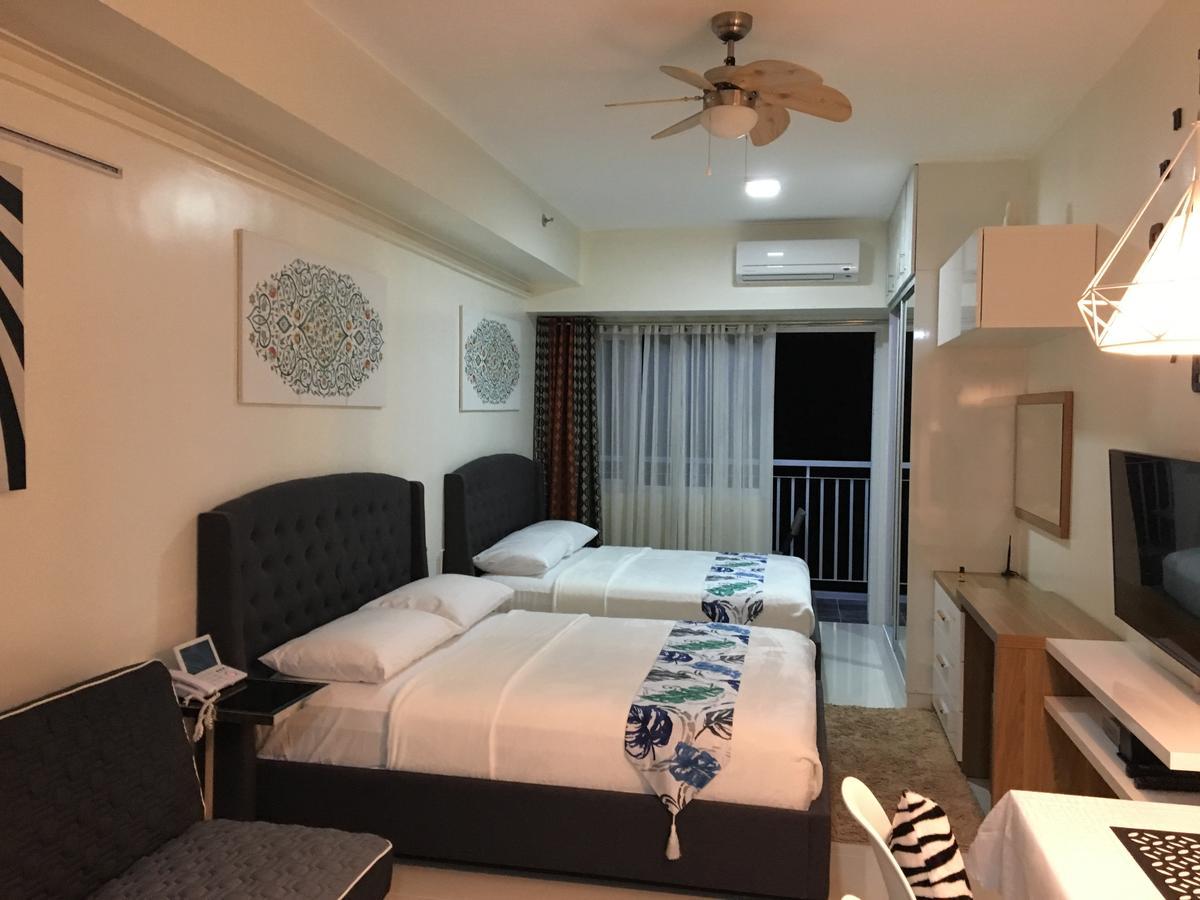 Breezy Wind 19Twentysix Appartamento Tagaytay City Esterno foto