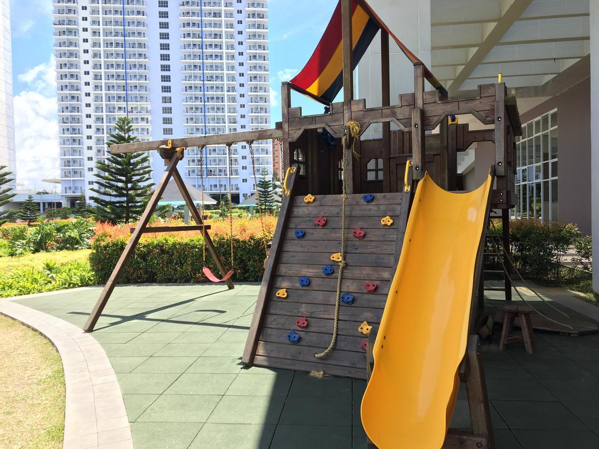 Breezy Wind 19Twentysix Appartamento Tagaytay City Esterno foto